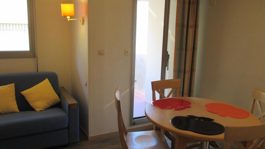 Promenade Des Bains Apartment Saint-Raphaël Kamer foto