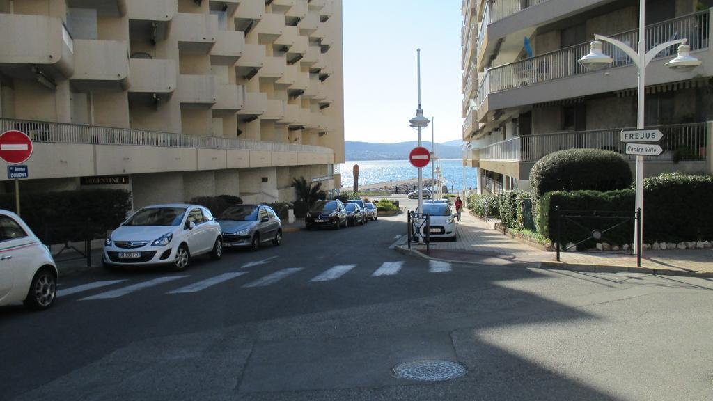 Promenade Des Bains Apartment Saint-Raphaël Kamer foto